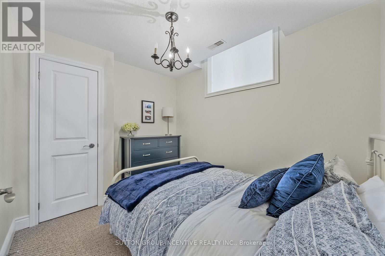 29 - 5 INVERMARA COURT Image 35