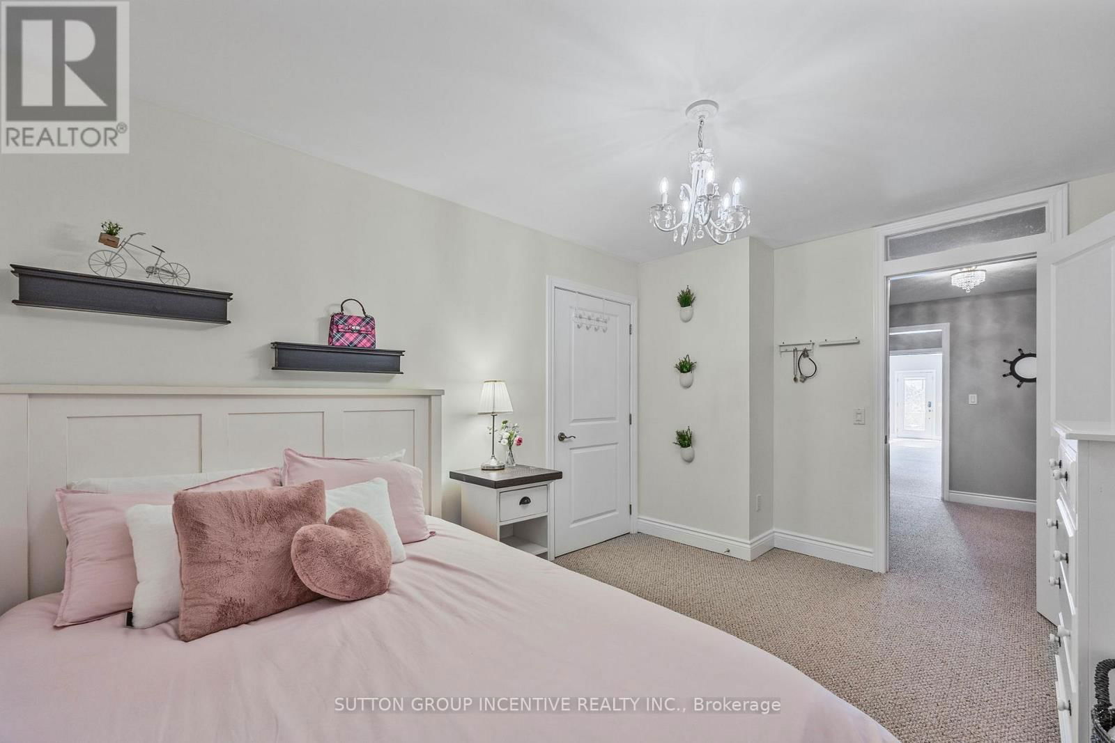 29 - 5 INVERMARA COURT Image 37