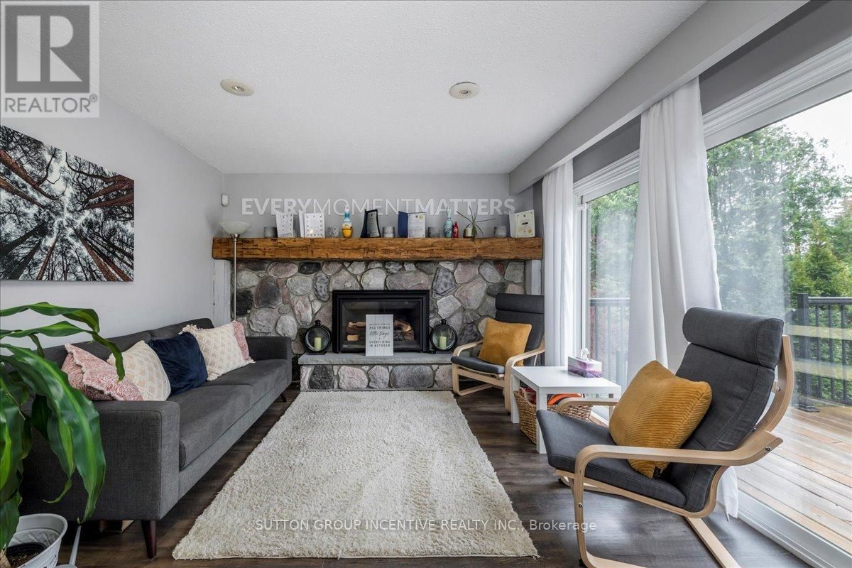 381-387 MAPLEVIEW DRIVE WEST Image 11