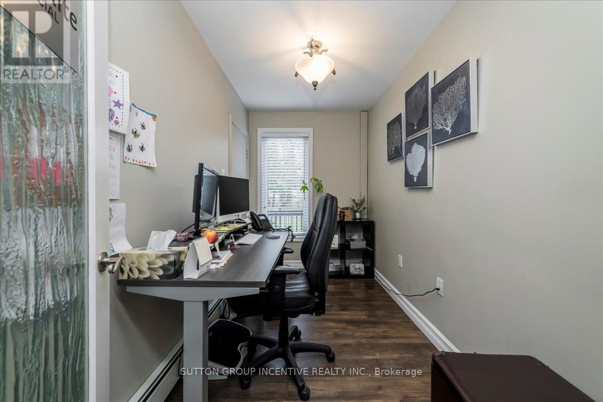 381-387 MAPLEVIEW DRIVE WEST Image 13