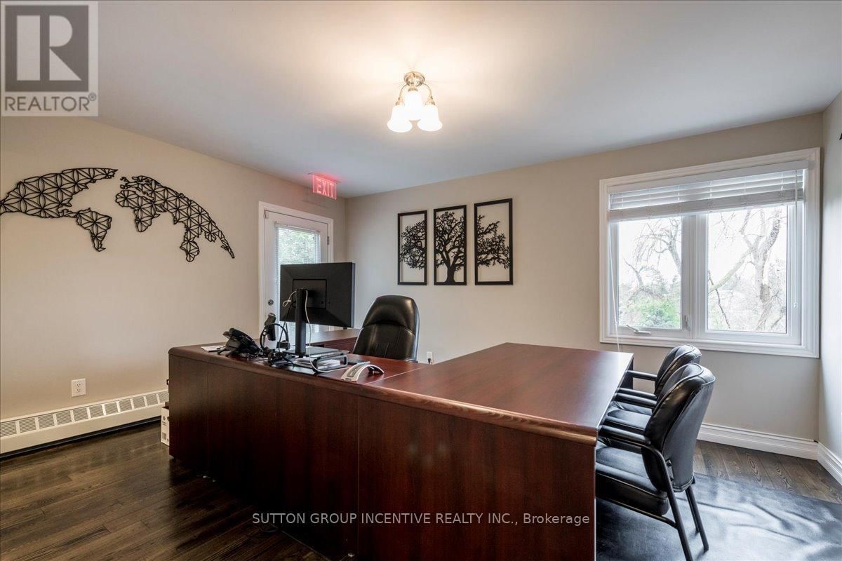 381-387 MAPLEVIEW DRIVE WEST Image 19