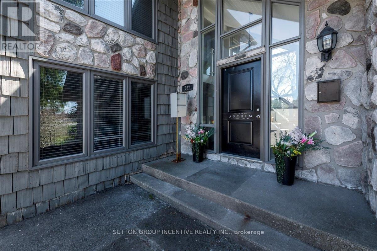 381-387 MAPLEVIEW DRIVE WEST Image 2