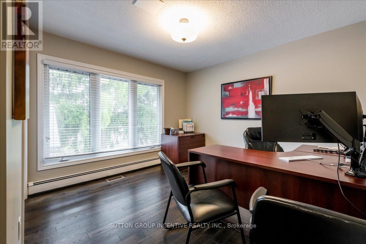 381-387 MAPLEVIEW DRIVE WEST Image 20