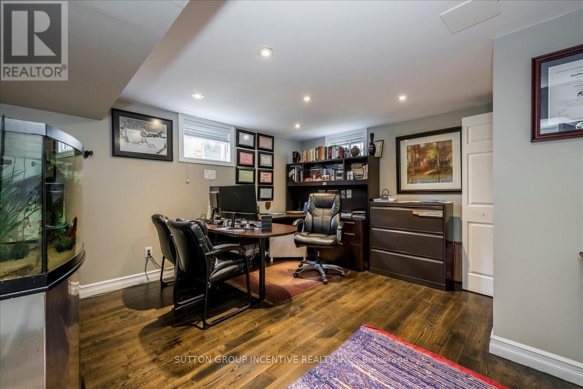 381-387 MAPLEVIEW DRIVE WEST Image 24