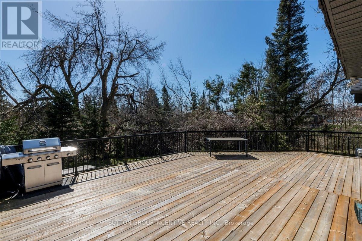 381-387 MAPLEVIEW DRIVE WEST Image 28