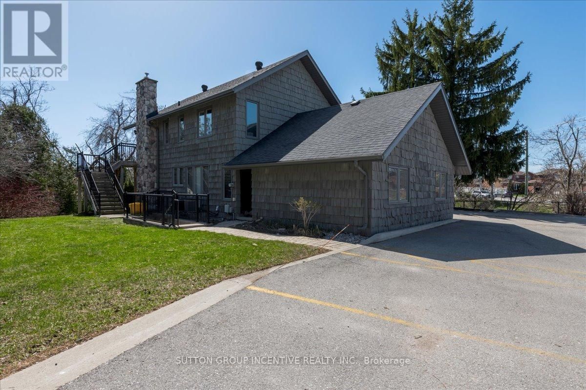 381-387 MAPLEVIEW DRIVE WEST Image 32