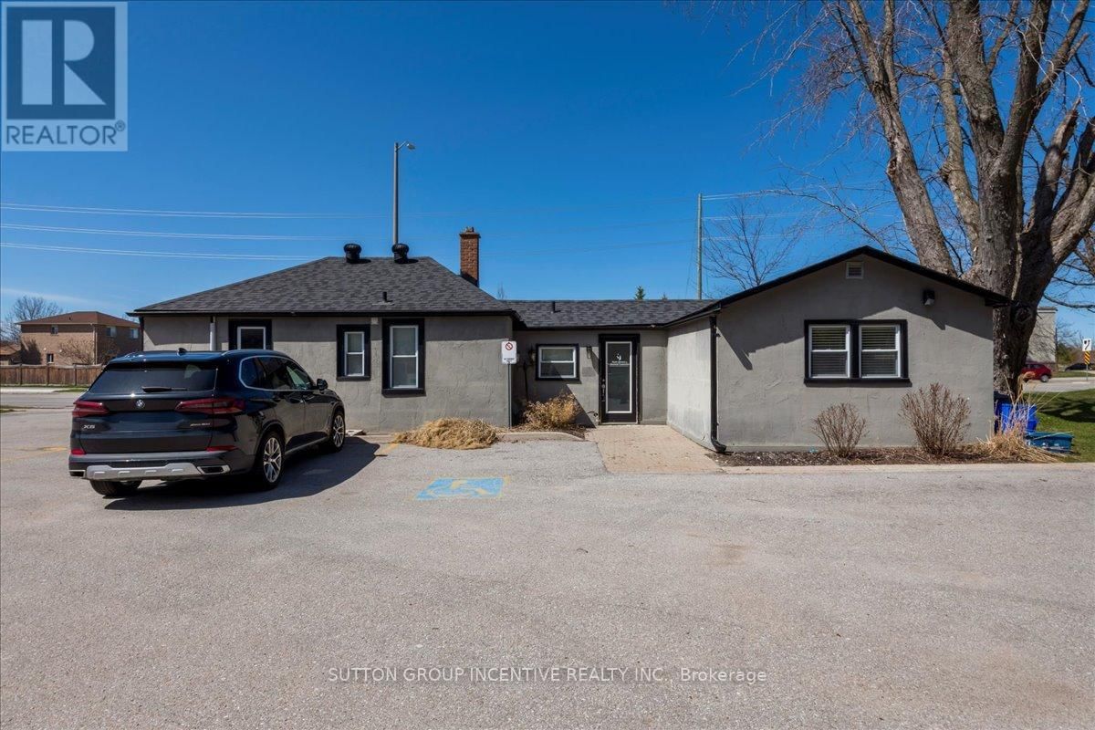 381-387 MAPLEVIEW DRIVE WEST Image 36