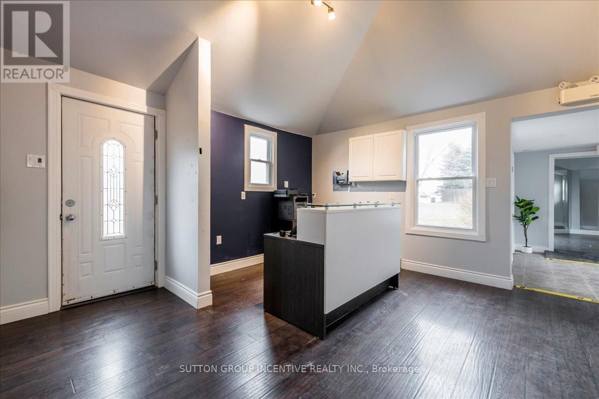 381-387 MAPLEVIEW DRIVE WEST Image 37