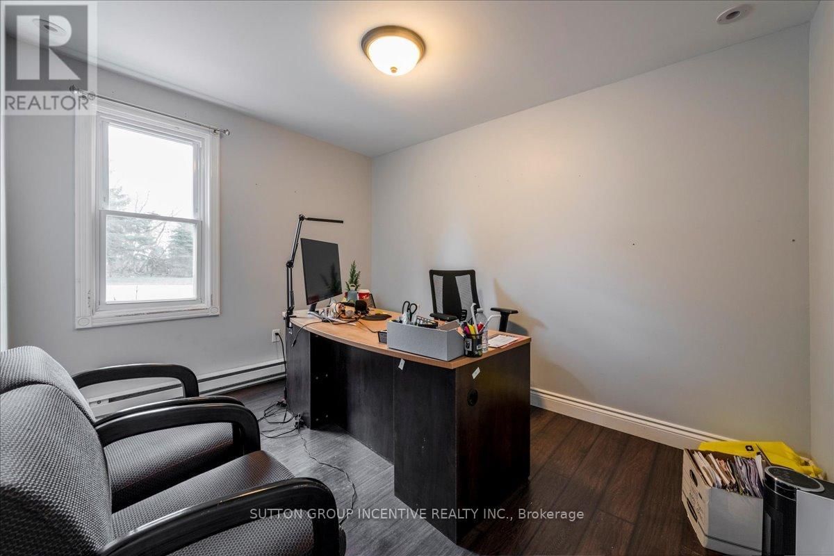 381-387 MAPLEVIEW DRIVE WEST Image 40