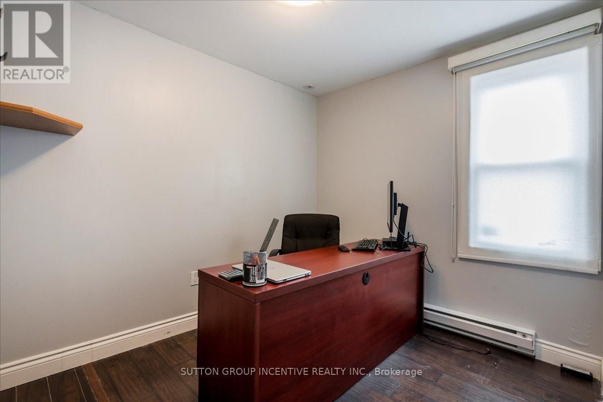 381-387 MAPLEVIEW DRIVE WEST Image 42