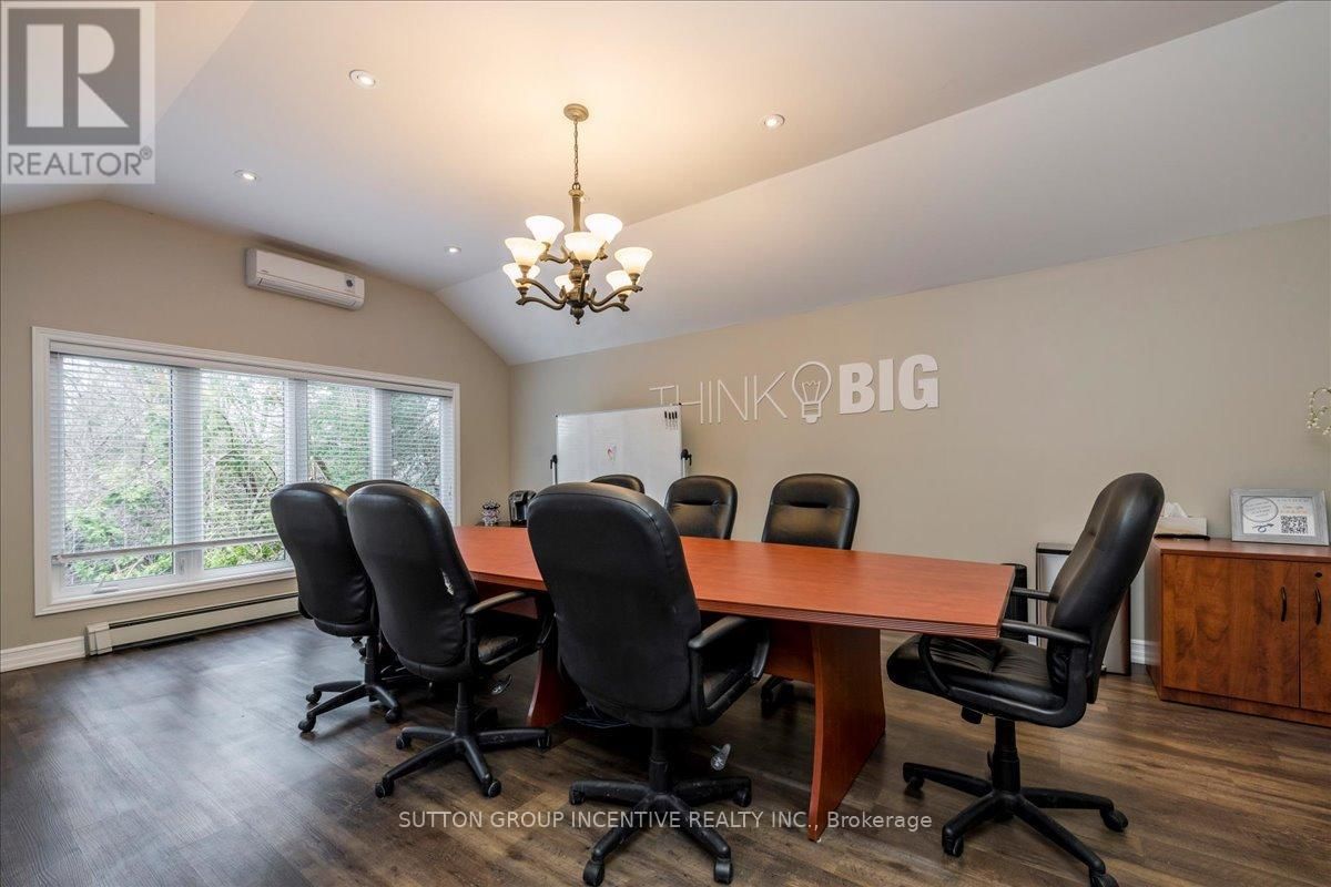 381-387 MAPLEVIEW DRIVE WEST Image 6