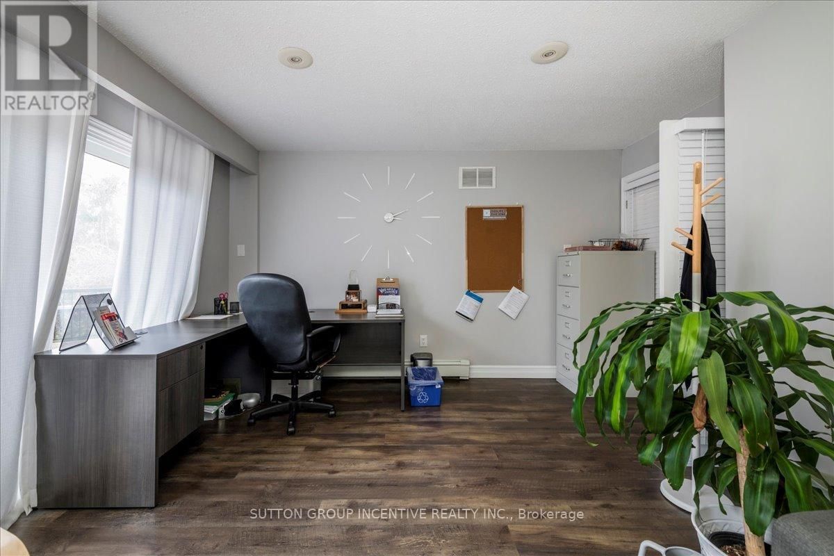 381-387 MAPLEVIEW DRIVE WEST Image 9