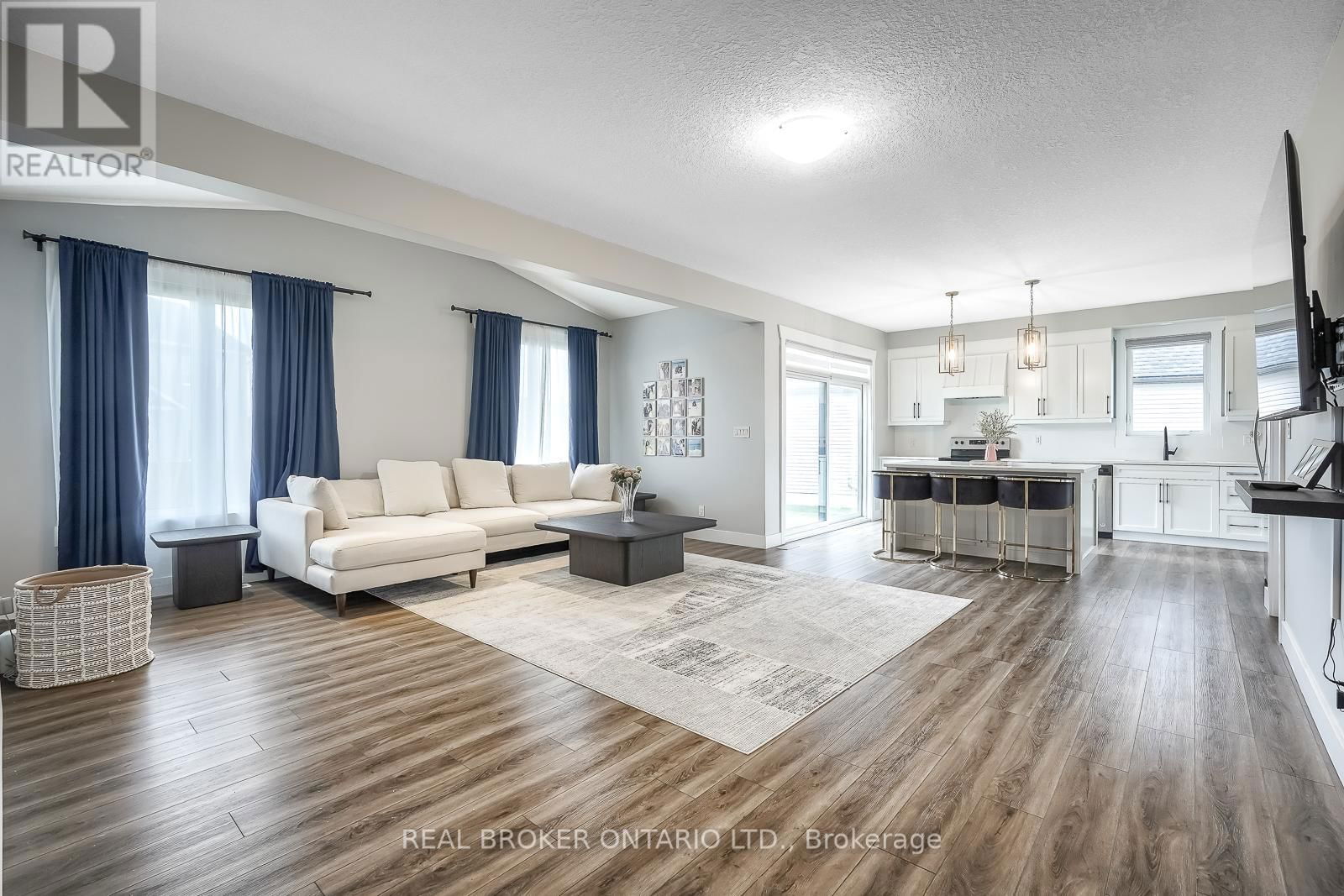 44 ALLENWOOD ROAD Image 16
