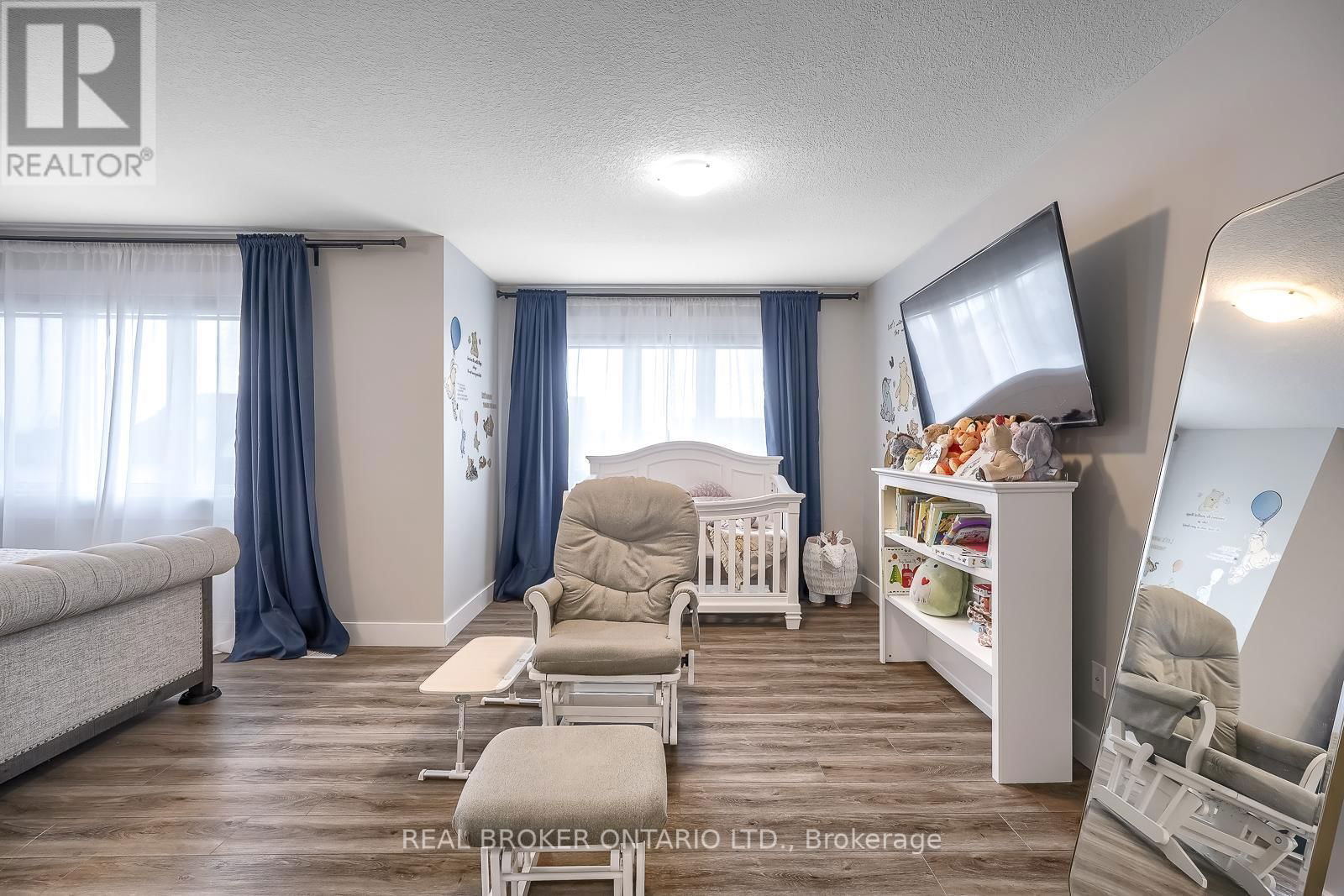 44 ALLENWOOD ROAD Image 28