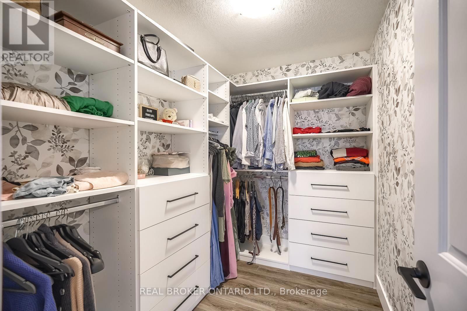 44 ALLENWOOD ROAD Image 32