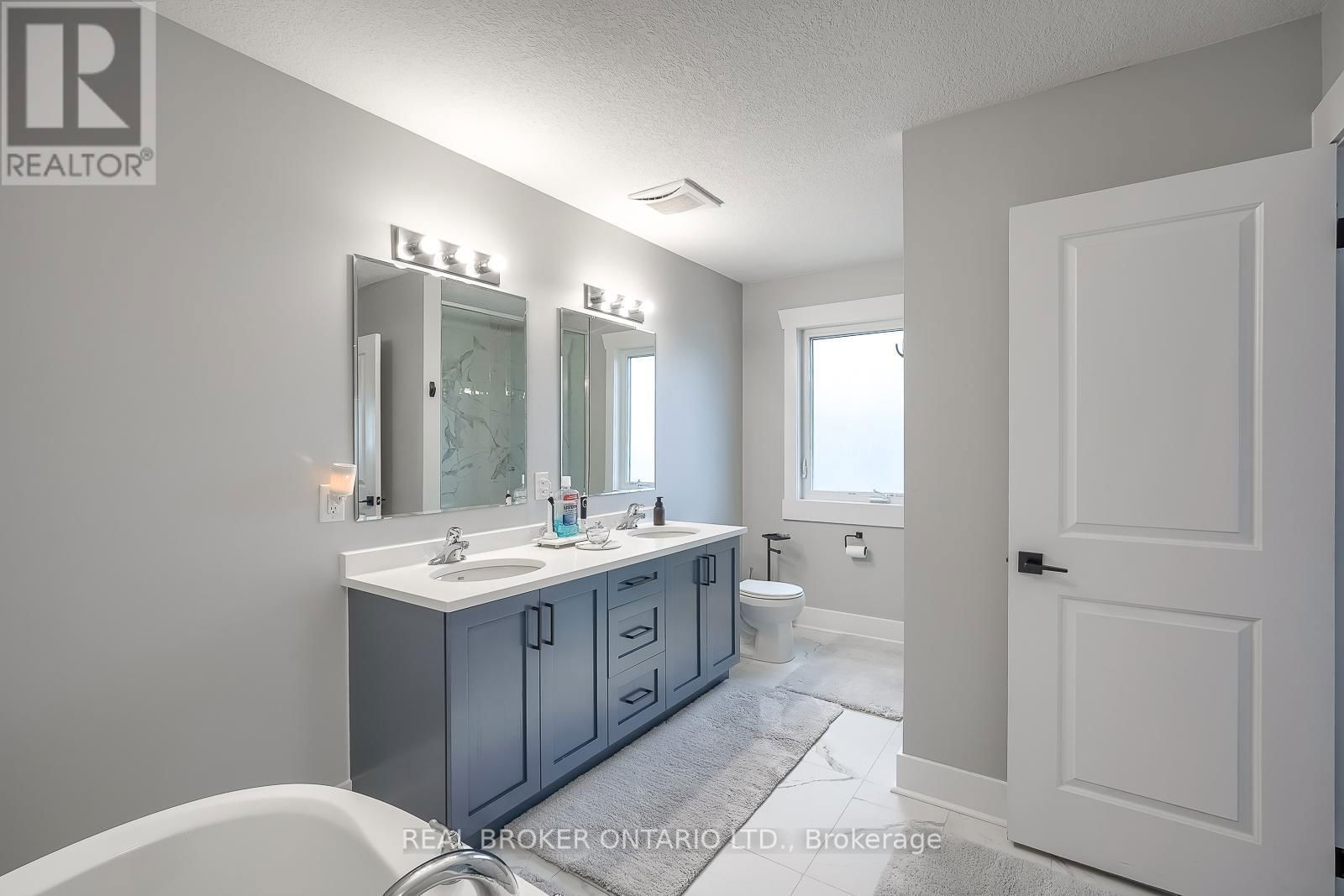 44 ALLENWOOD ROAD Image 33