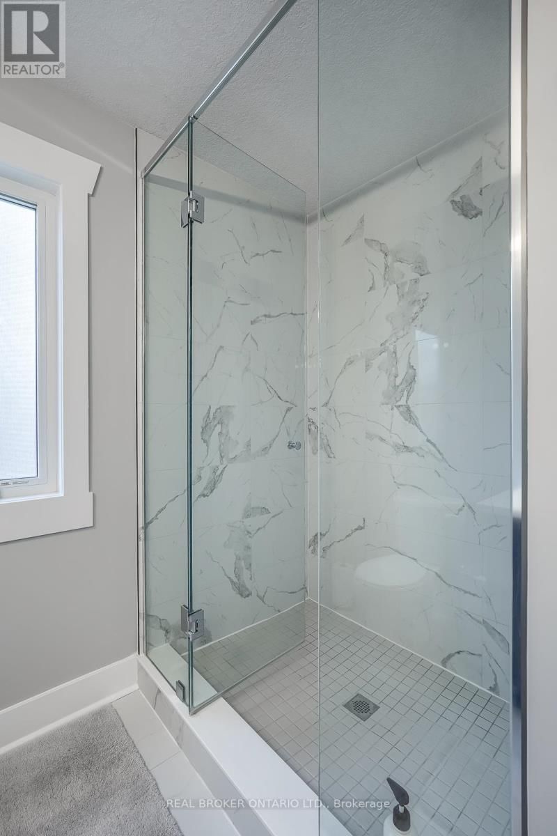 44 ALLENWOOD ROAD Image 35