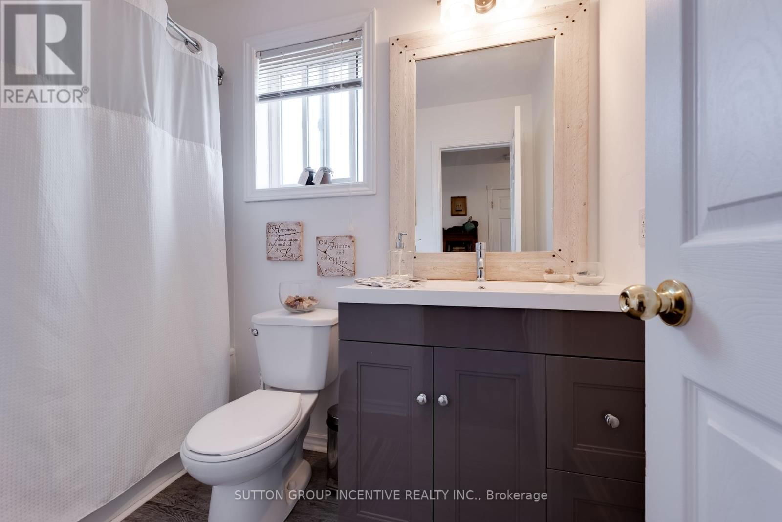 55 VANESSA DRIVE Image 16