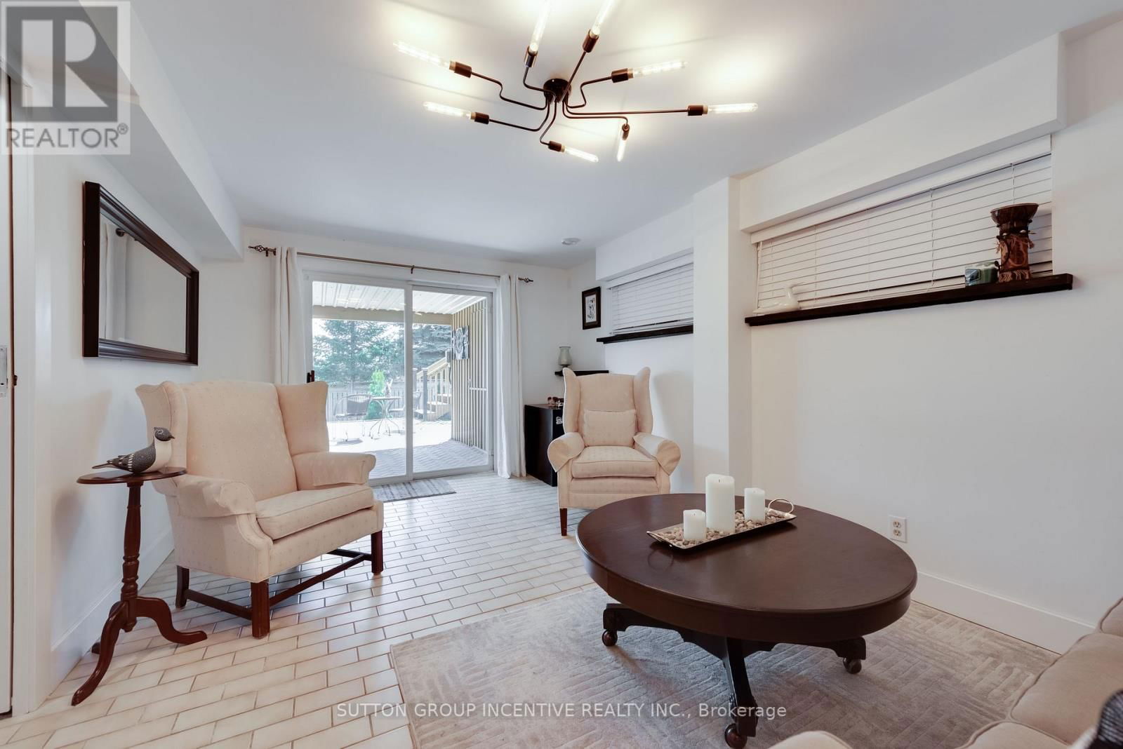 55 VANESSA DRIVE Image 18
