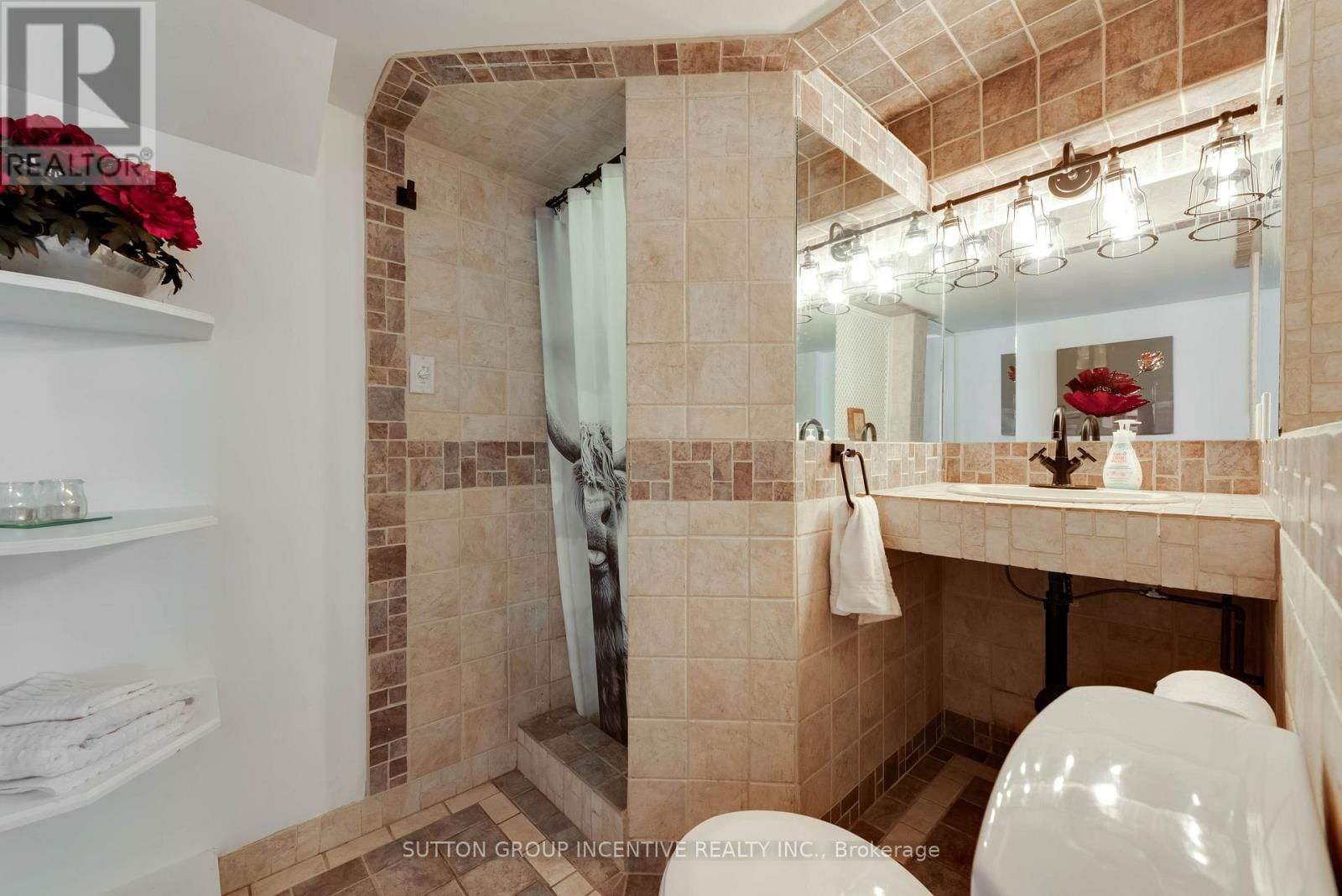 55 VANESSA DRIVE Image 20