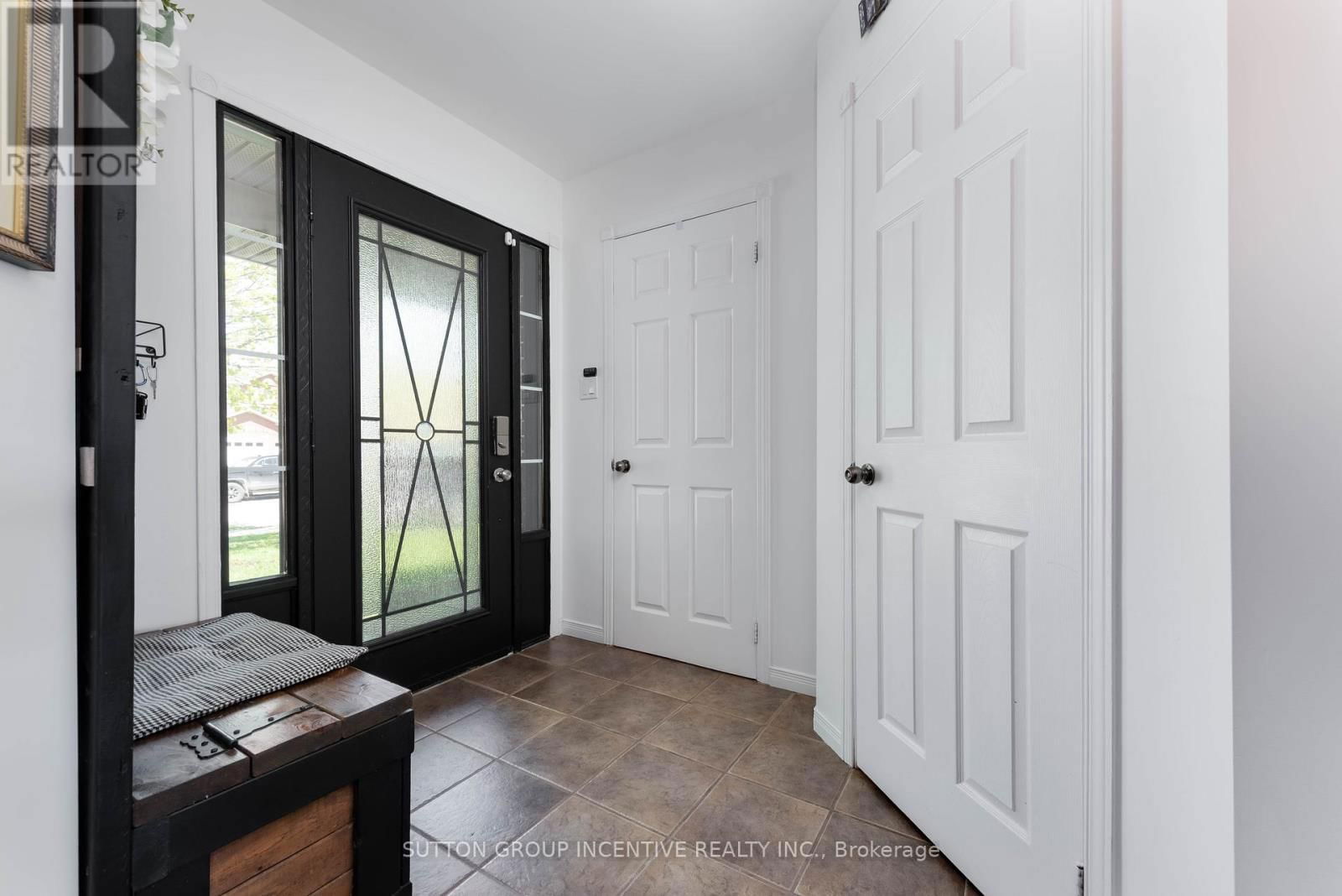 55 VANESSA DRIVE Image 4