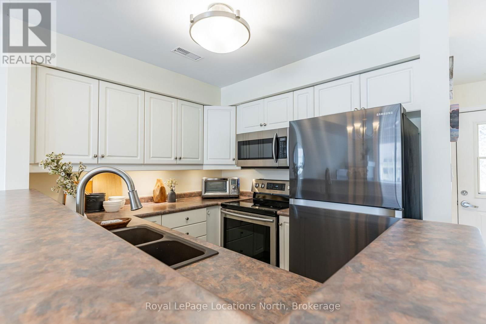 465 MARINERS WAY Image 13