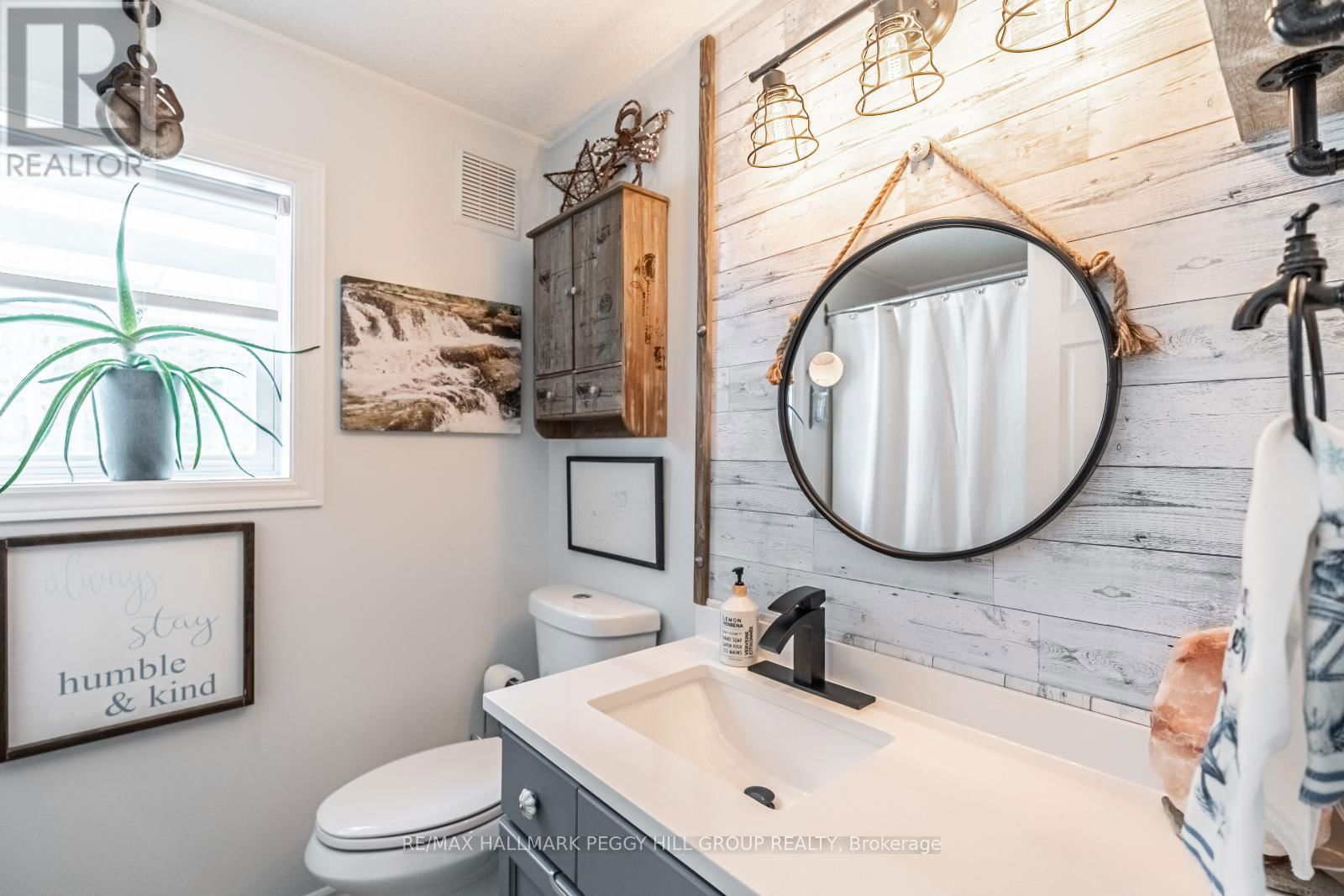 7498 ISLAND CRESCENT Image 10