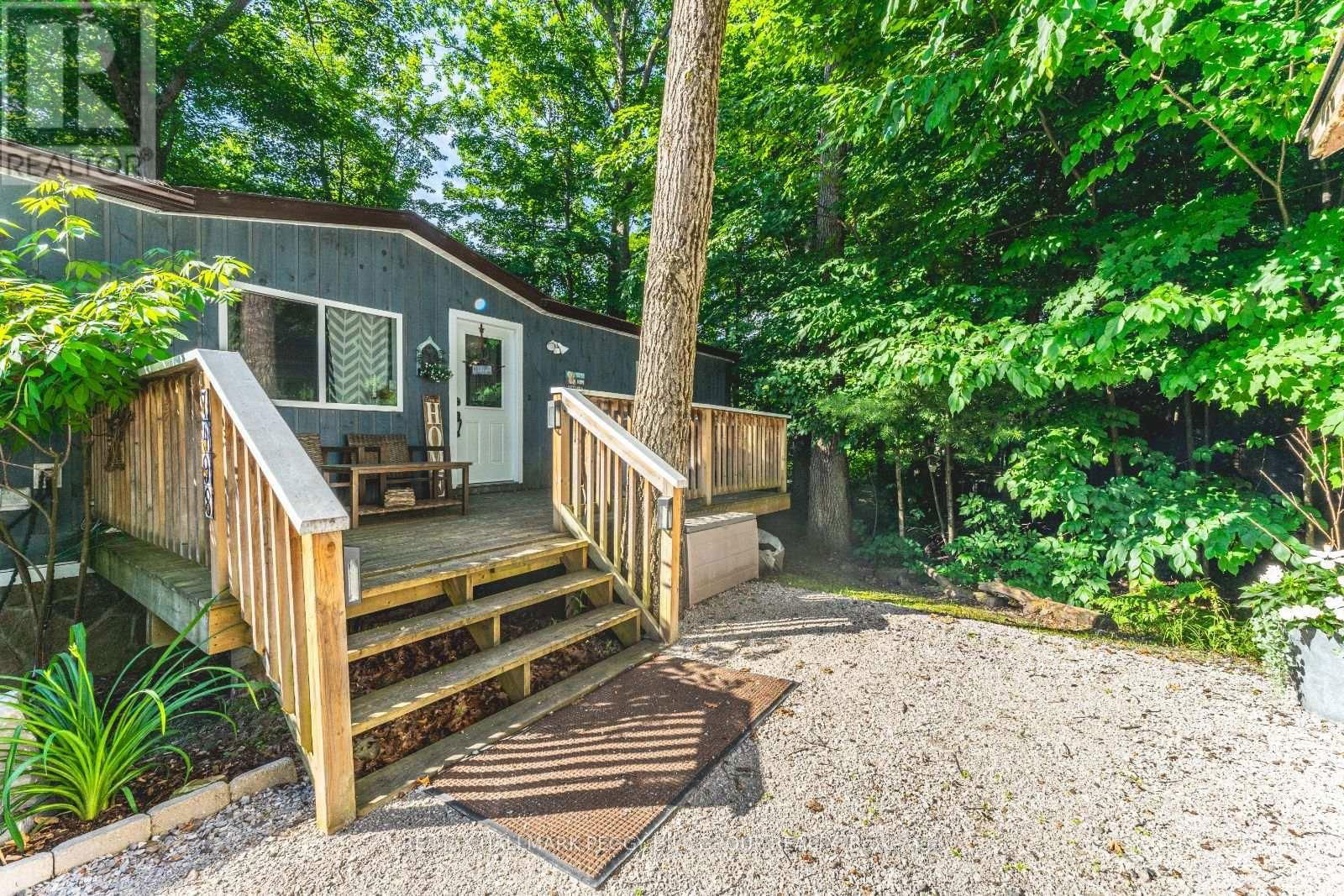 7498 ISLAND CRESCENT Image 11