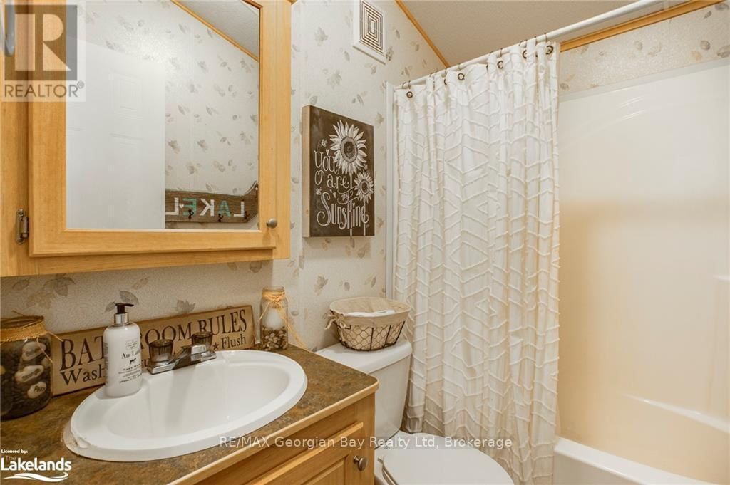 46 LAKESHORE ROAD Image 13