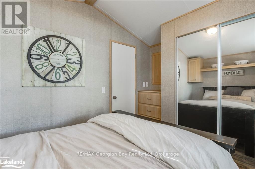 46 LAKESHORE ROAD Image 16