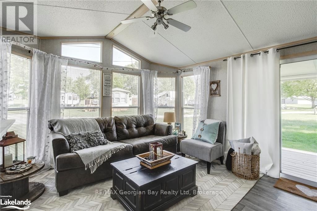 46 LAKESHORE ROAD Image 6