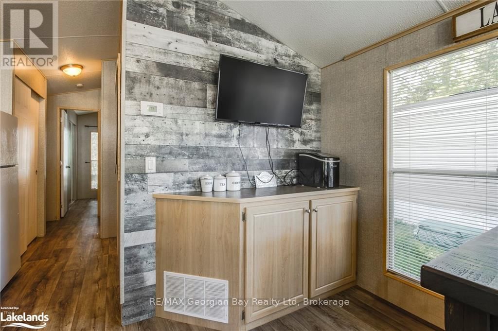 46 LAKESHORE ROAD Image 9