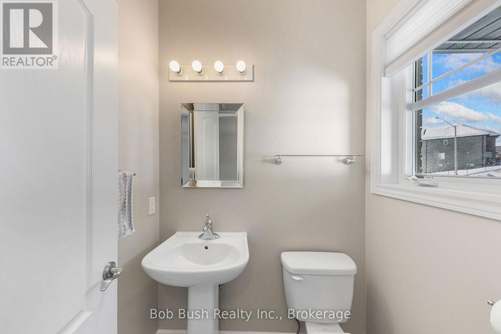 3067 MONARCH DRIVE Image 9