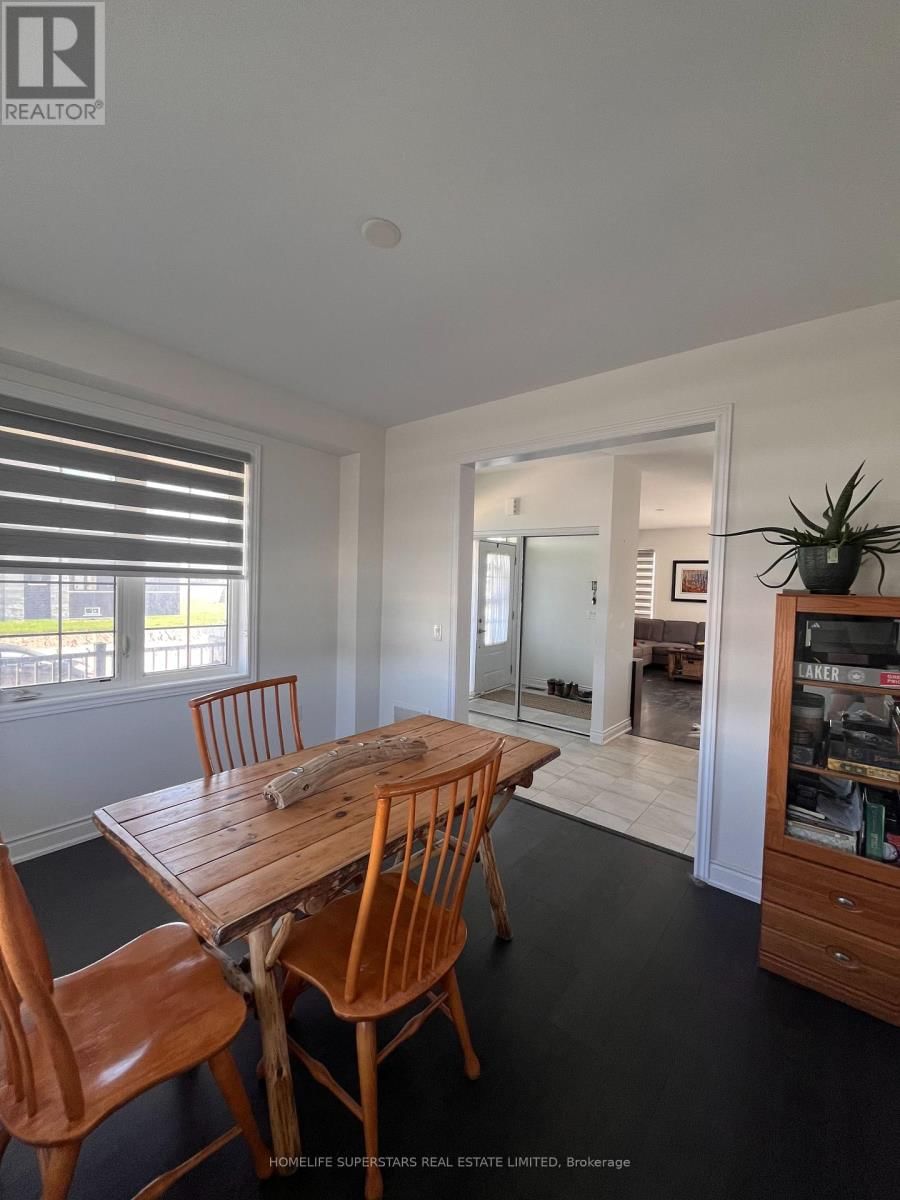 47 UNION BOULEVARD Image 15