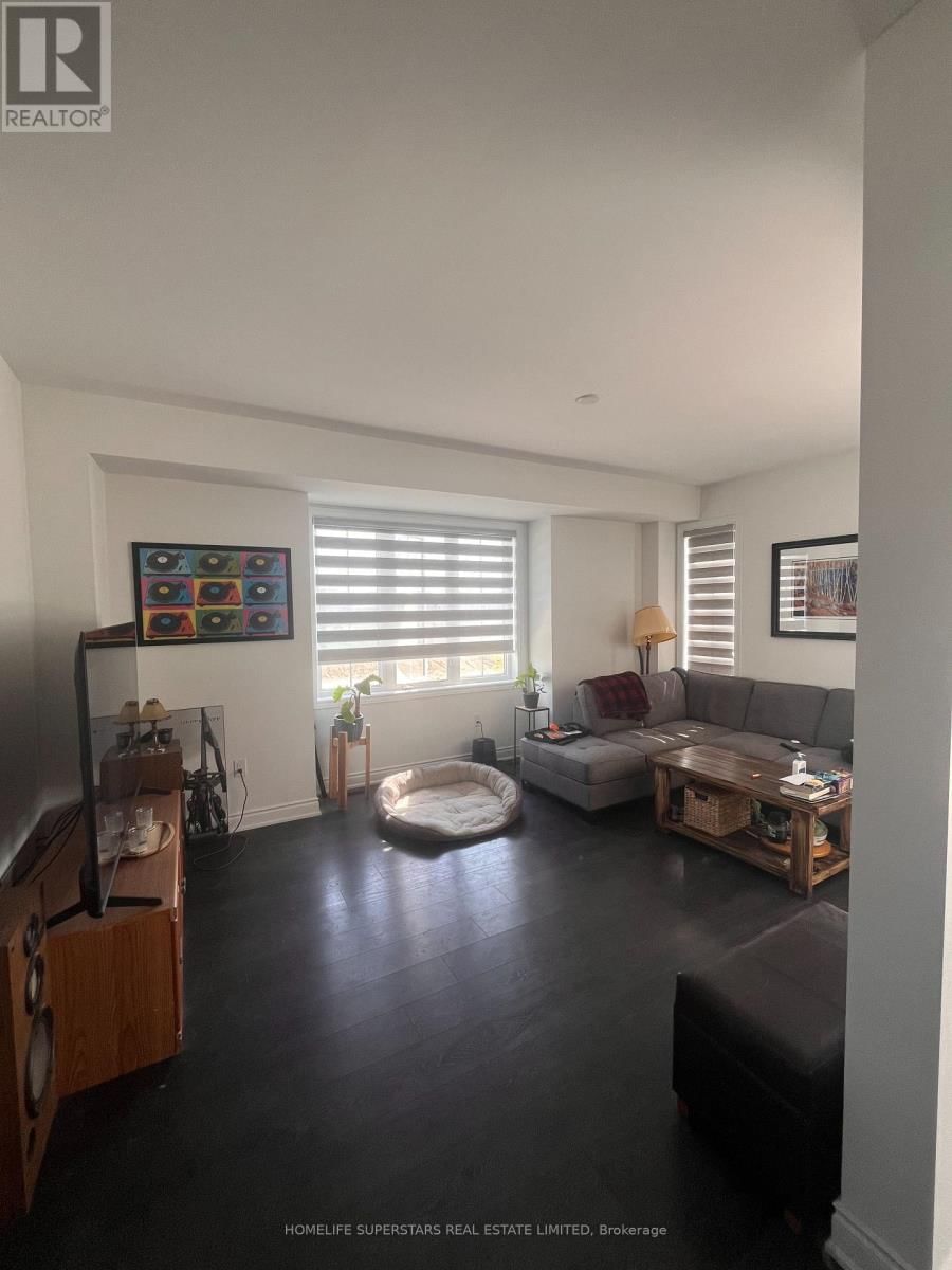47 UNION BOULEVARD Image 7