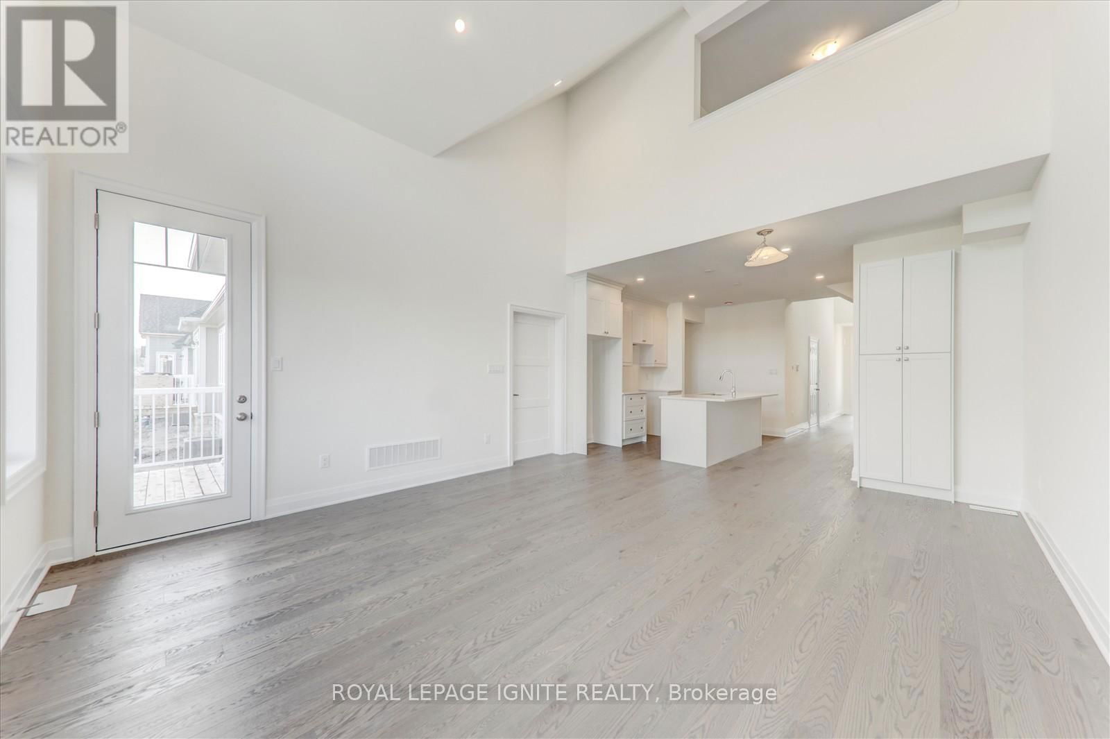 519 HUDSON CRESCENT Image 14