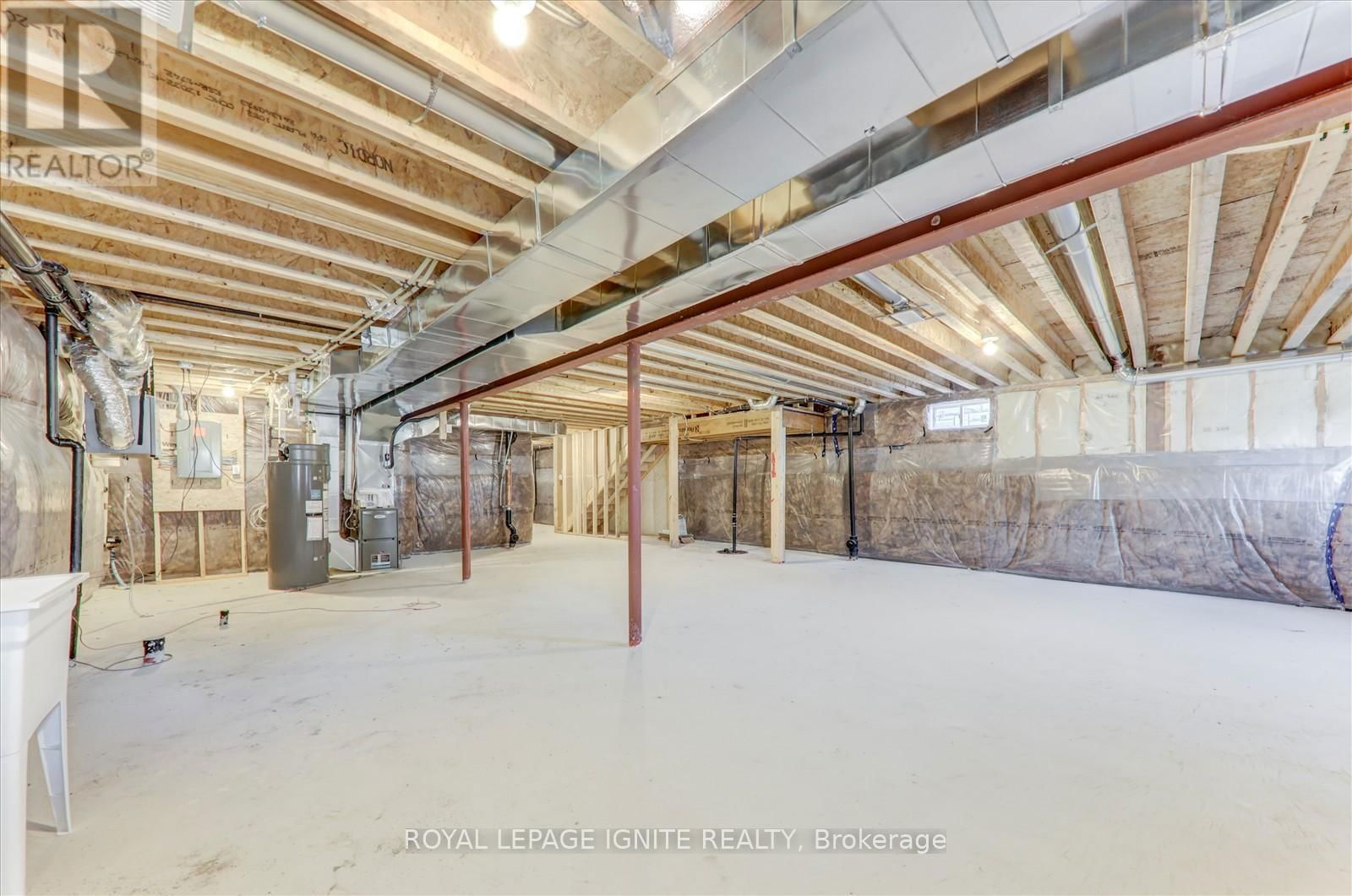 519 HUDSON CRESCENT Image 33