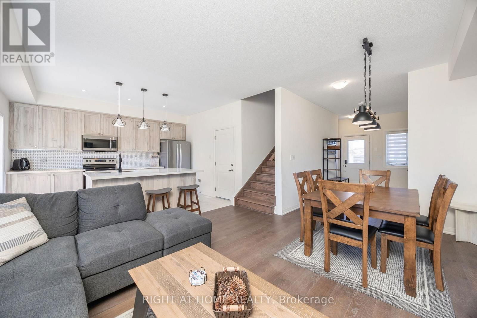 52 LAHEY CRESCENT Image 13