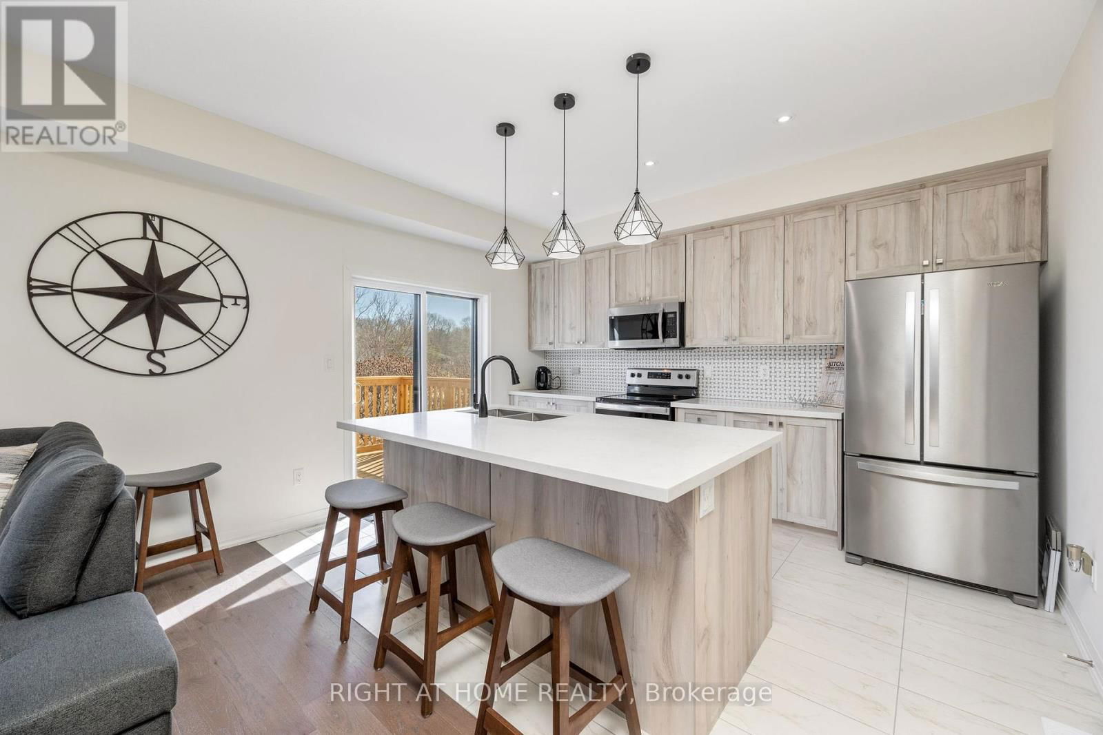 52 LAHEY CRESCENT Image 15