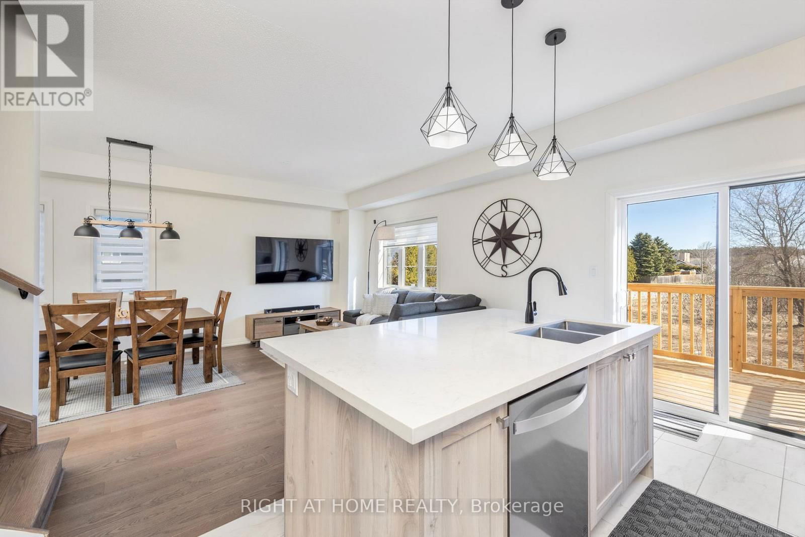 52 LAHEY CRESCENT Image 18