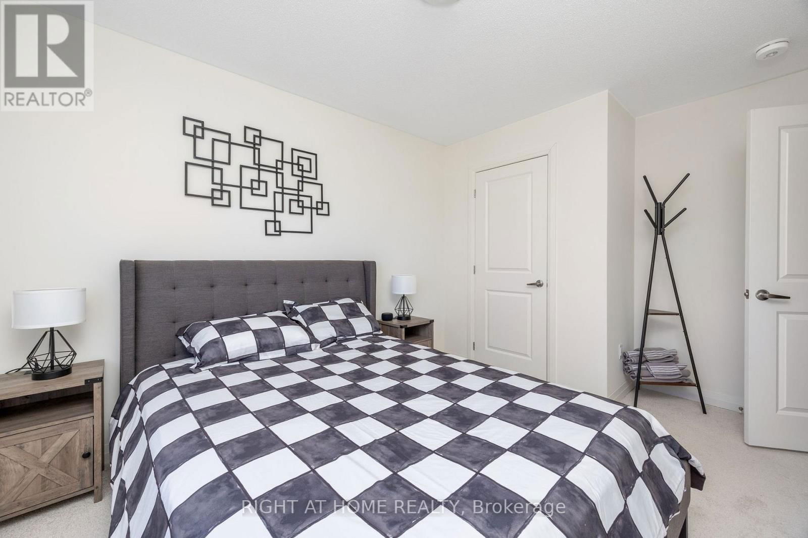 52 LAHEY CRESCENT Image 29