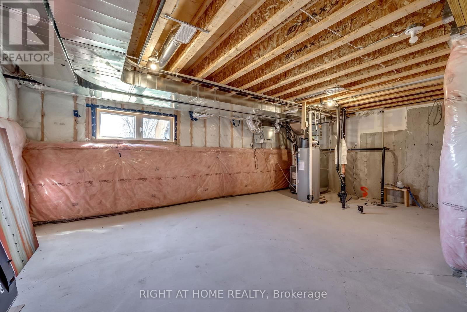 52 LAHEY CRESCENT Image 30