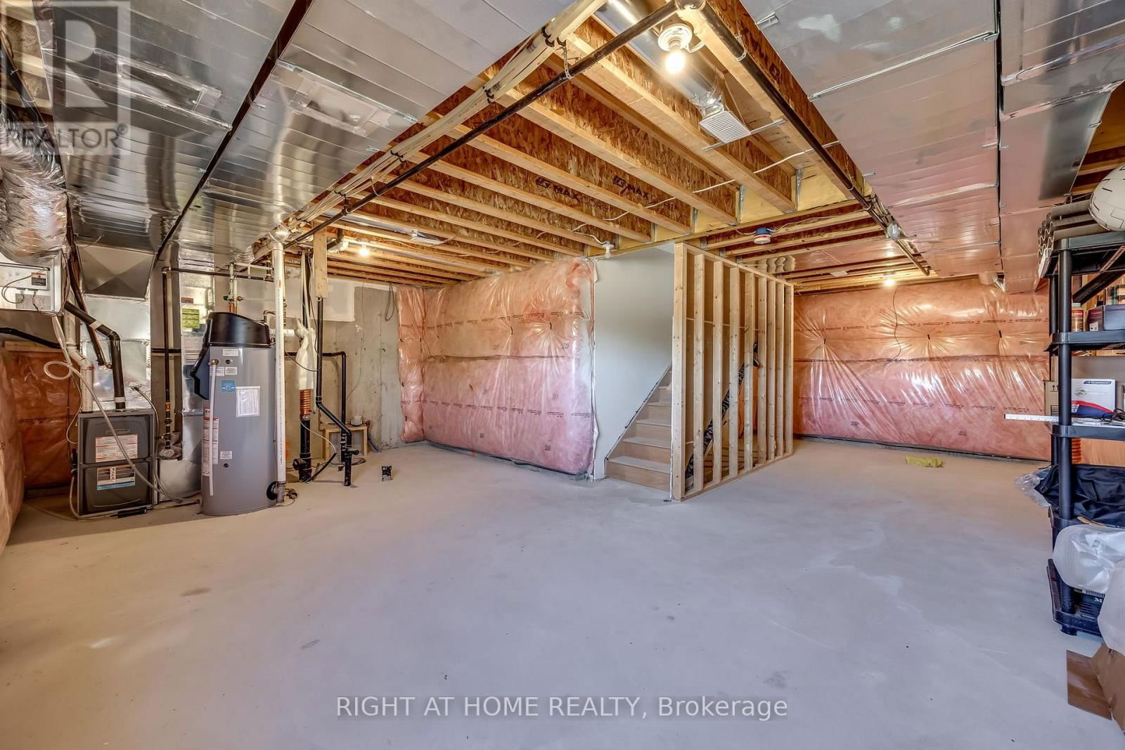 52 LAHEY CRESCENT Image 31