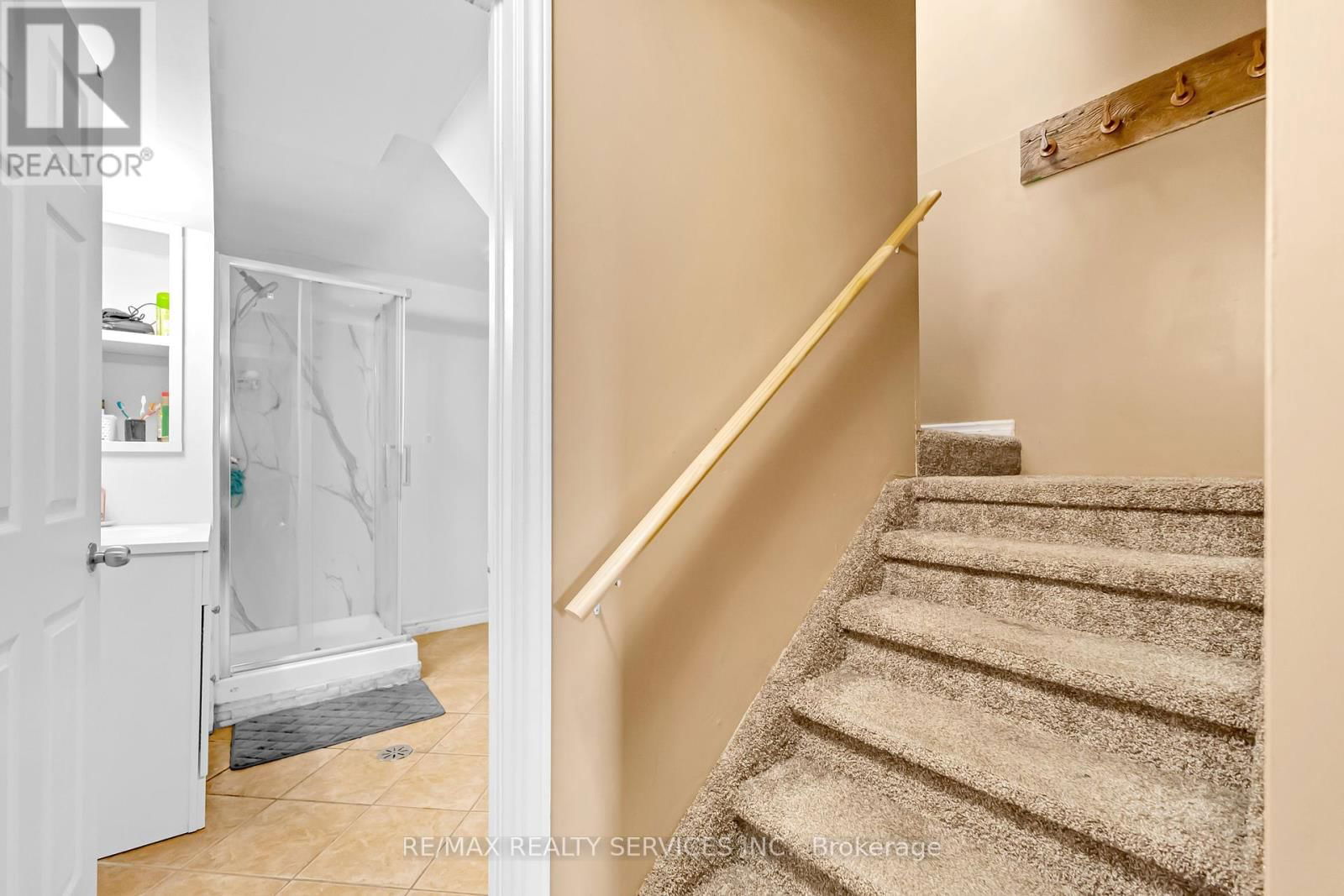 36 FORSYTH CRESCENT Image 27