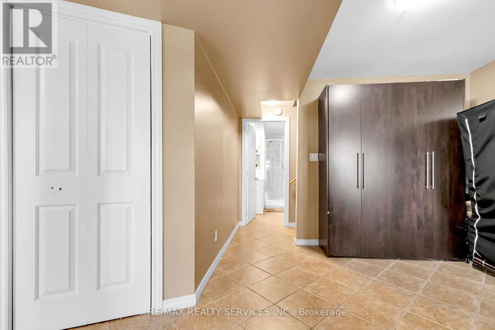 36 FORSYTH CRESCENT Image 28