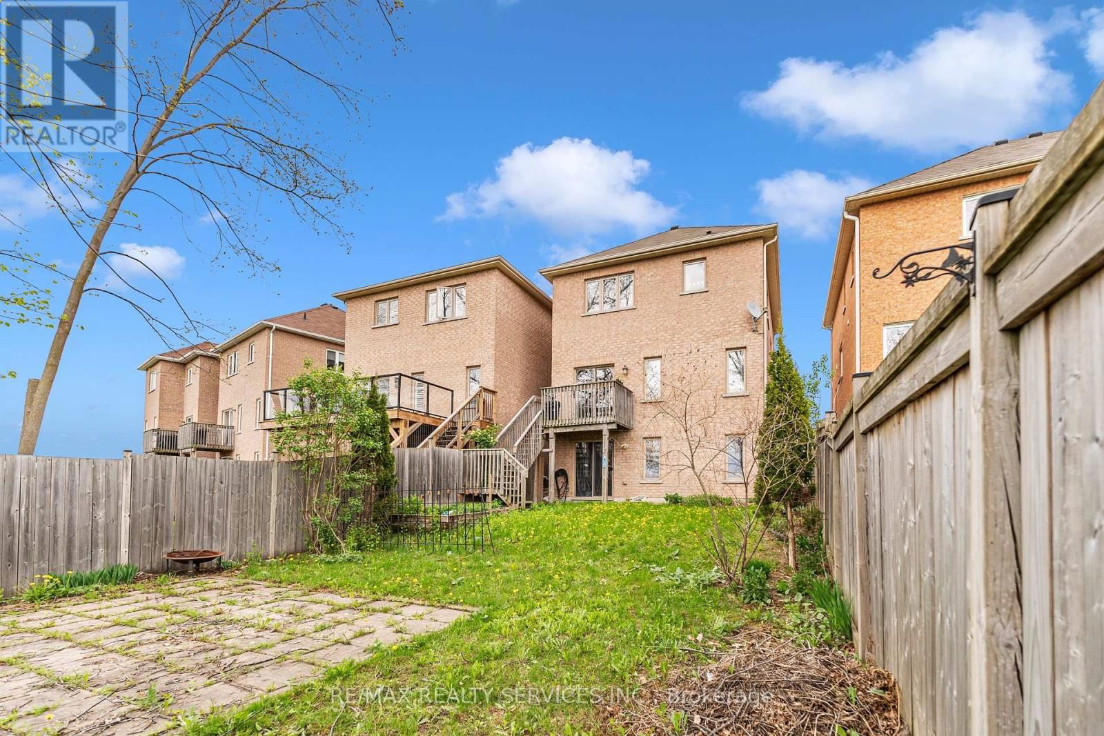 36 FORSYTH CRESCENT Image 34