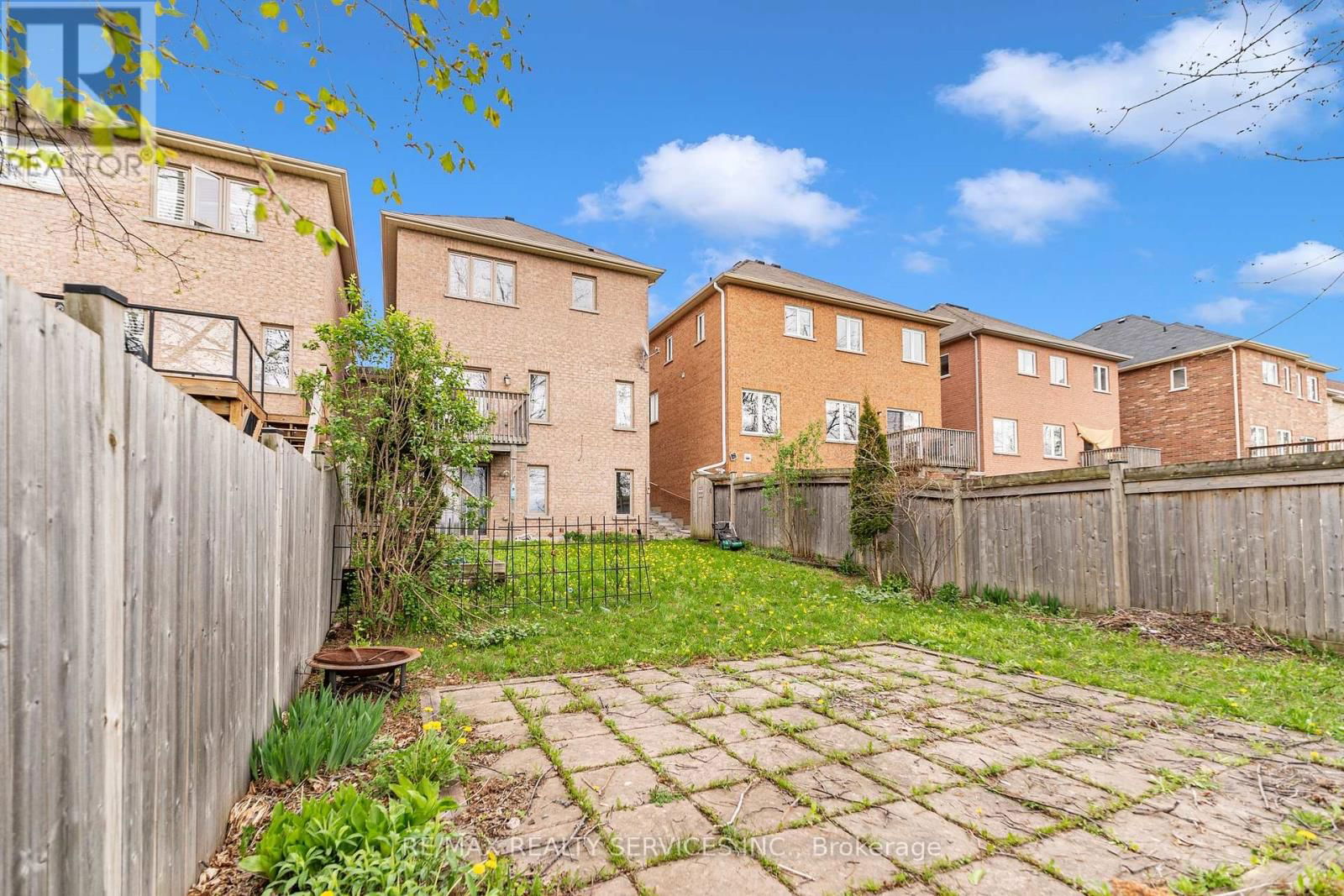 36 FORSYTH CRESCENT Image 35