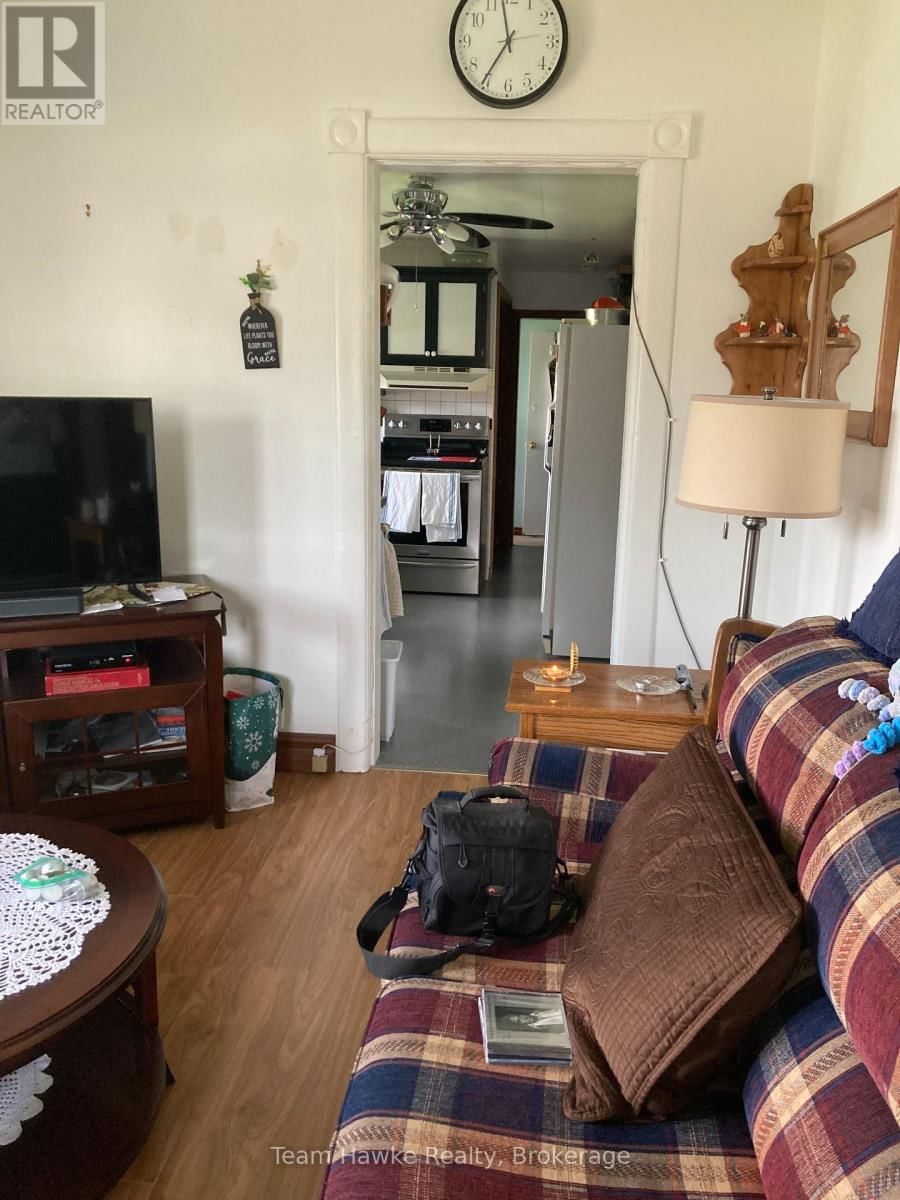 266 BARNETT AVENUE Image 8