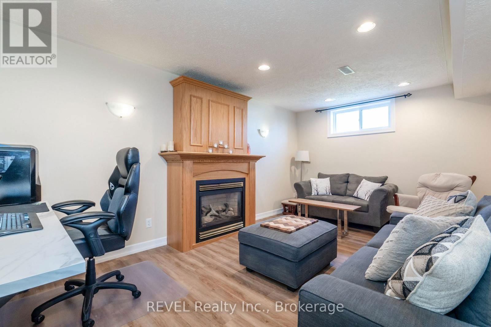 79 OXLEY DRIVE Image 32