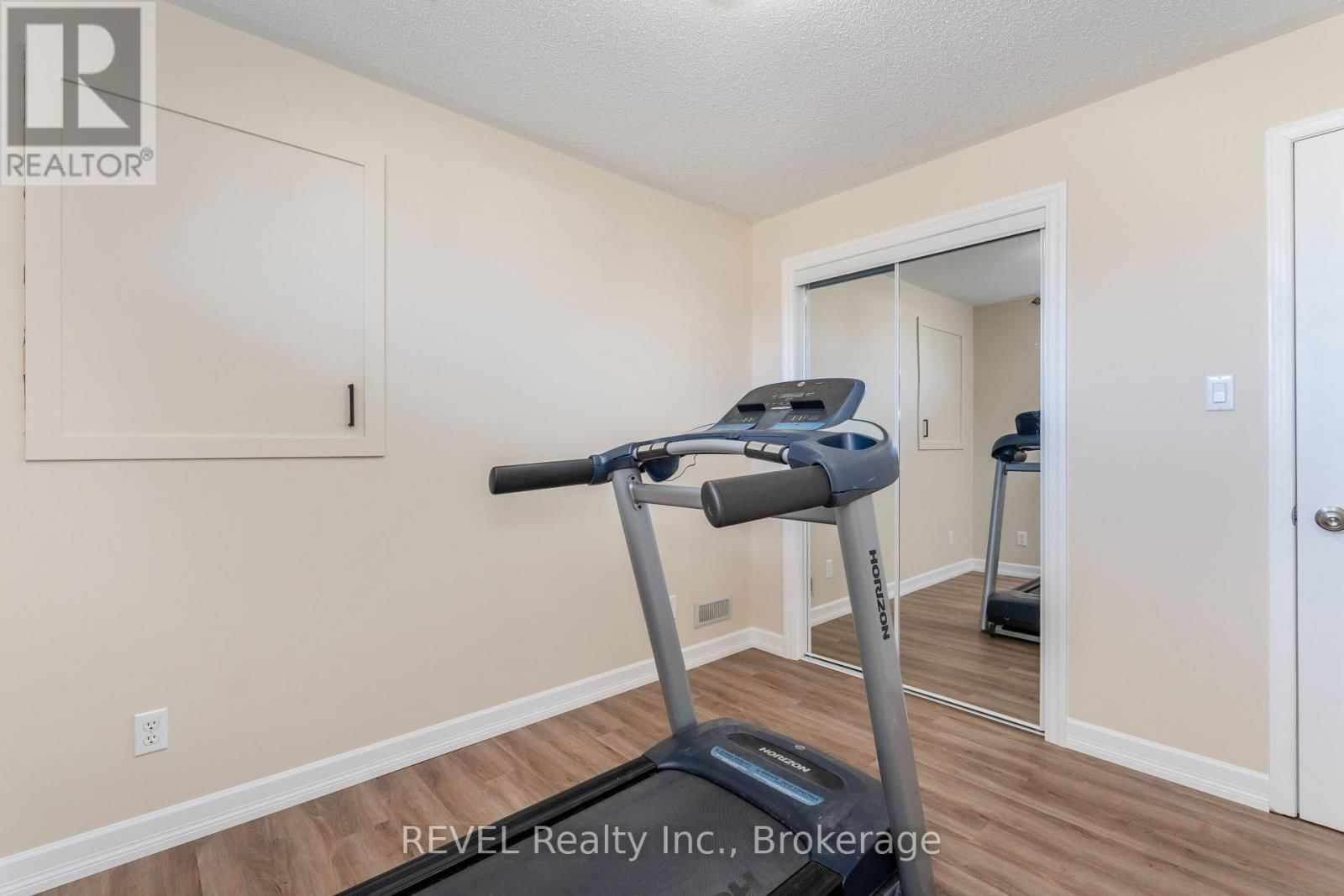 79 OXLEY DRIVE Image 36